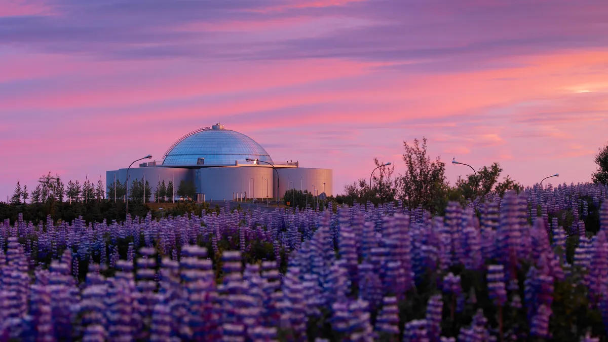 The Pearl Observatory (Perlan)