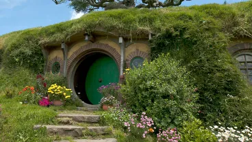 Hobbiton Movie Set
