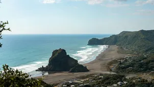 Piha Beach